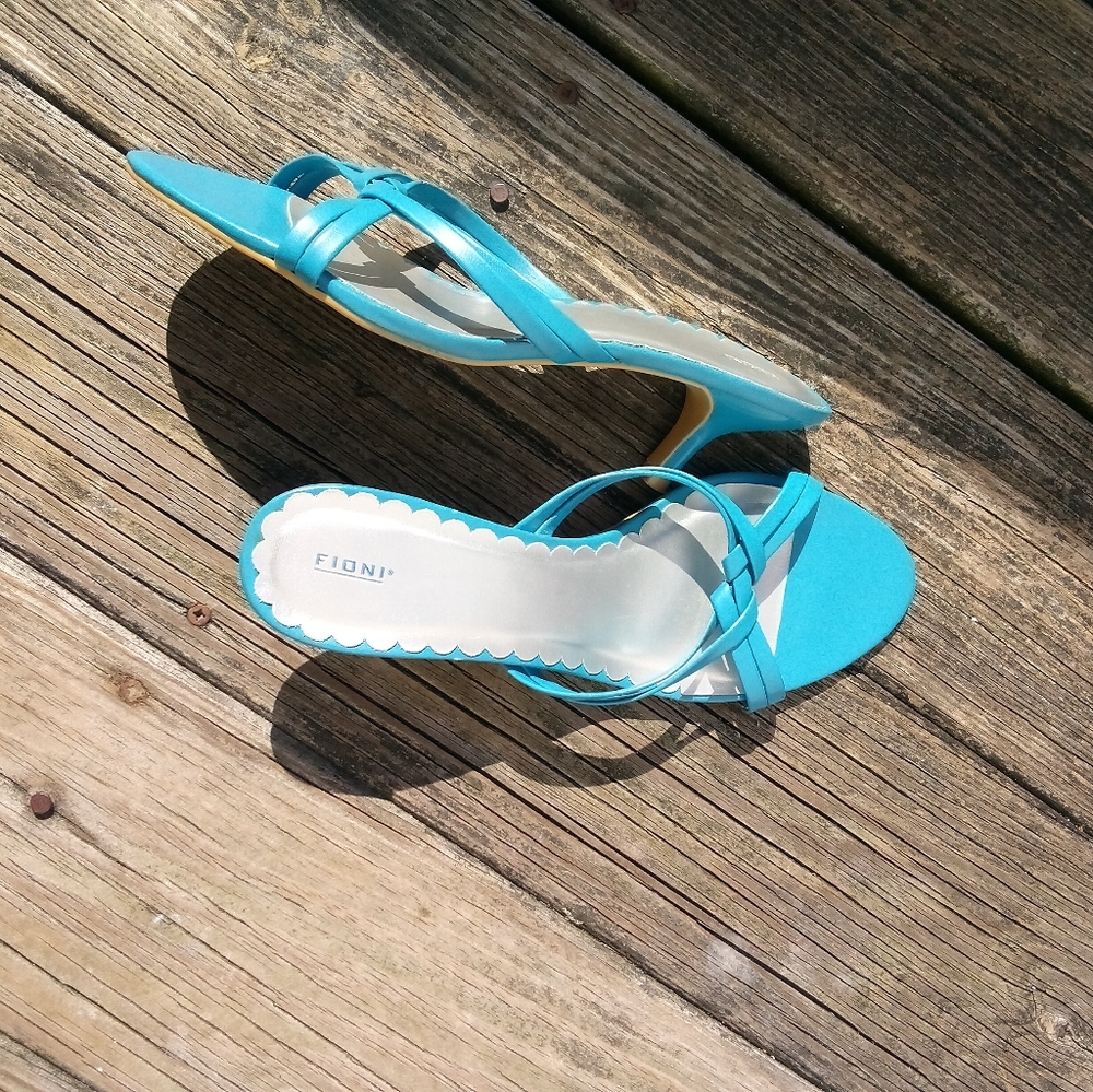 Fioni Strapless Heels - Picture 3 of 15